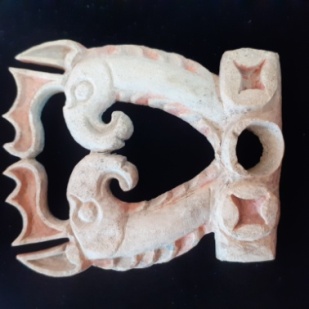 Бляшка подвесная из рога марала