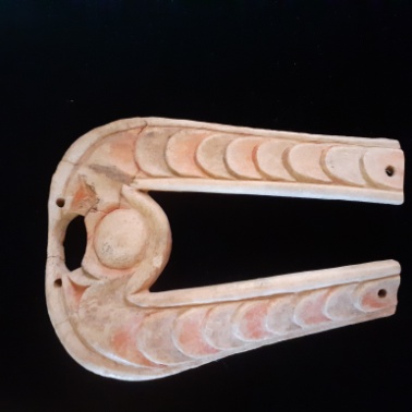 Бляха-подвеска арочной формы