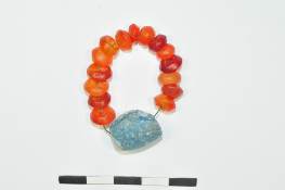 Подвеска из бусинок